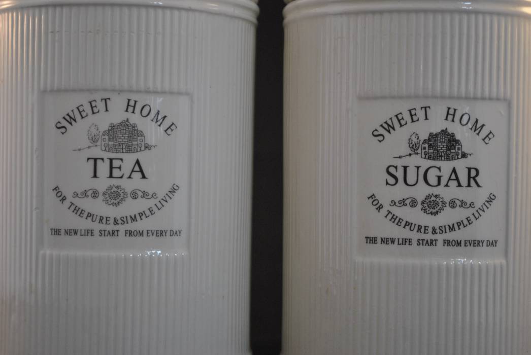 klep Geen Nebu 2 porseleinen voorraadpotten (Tea & Sugar) "Sweet Home" - Eersteklas  Tweedehands
